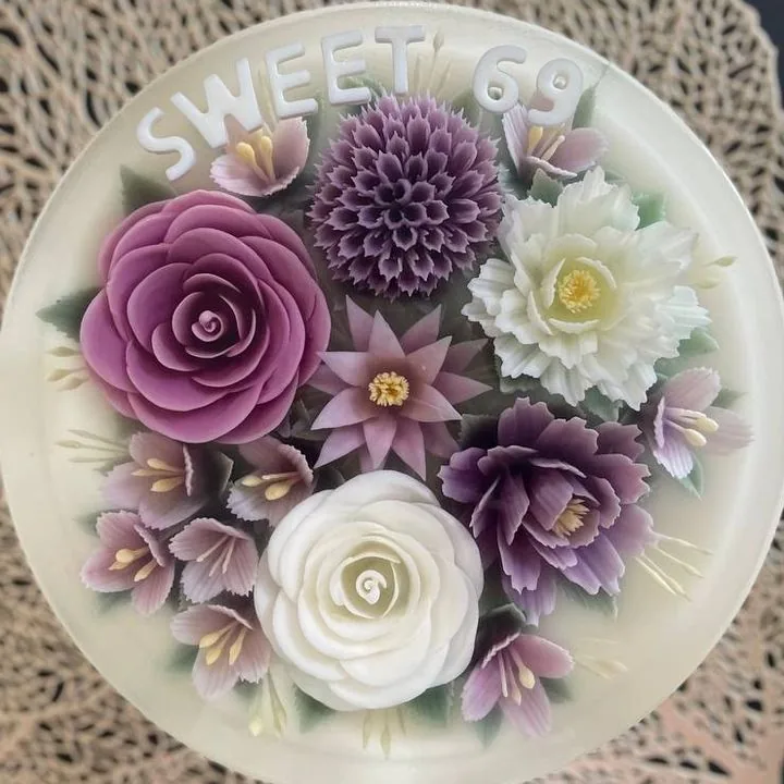 Mauve and cream floral jelly cake