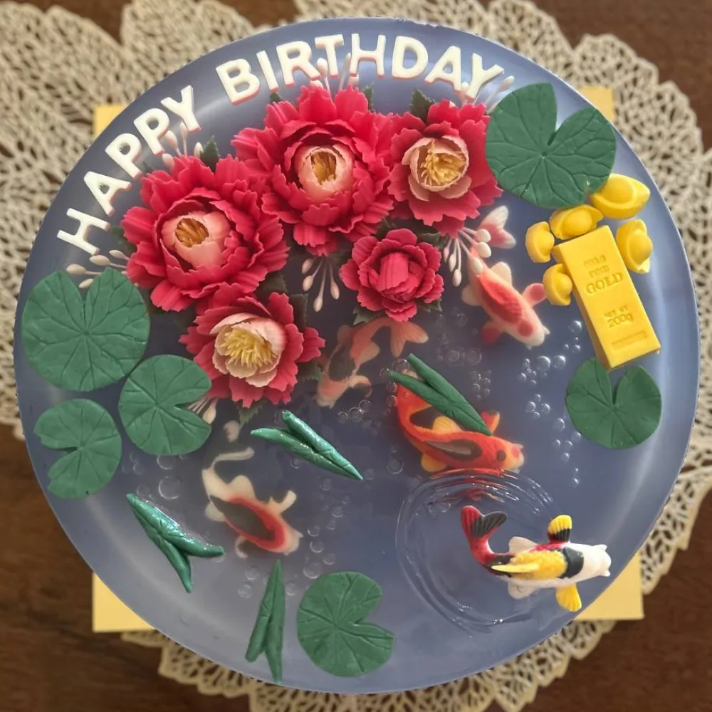 Crimson Peony Fortune Koi 3D jelly cake, viewed from above